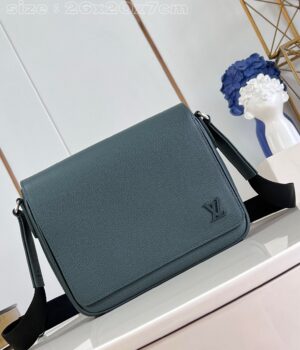 LV Messenger Bag M30970