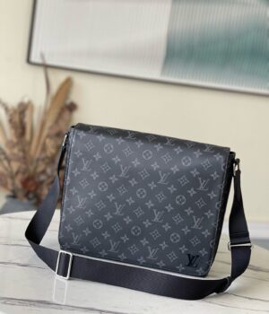 LV Messenger Bag M45271