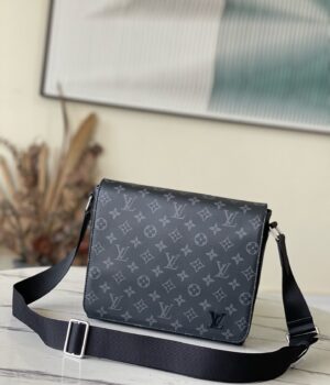 LV Messenger Bag M45272