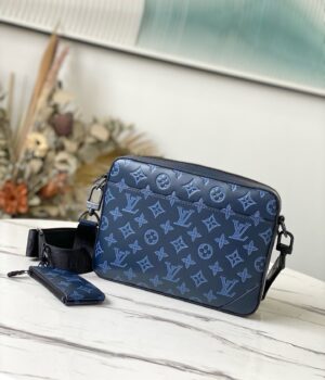 LV Messenger Bag M45730