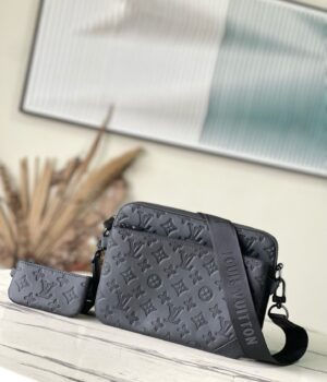 LV Messenger Bag M46602
