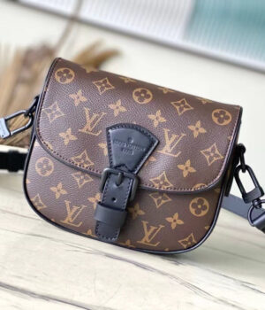LV Messenger Bag M47060