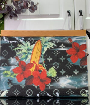 LV Pochette Voyage M83465