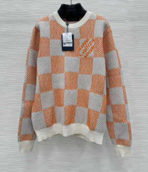 1V Sweater
