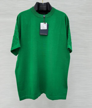 1V T-shirt