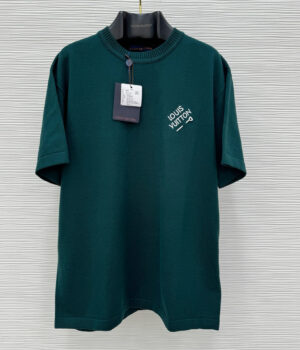1V T-shirt
