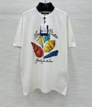 1V T-shirt