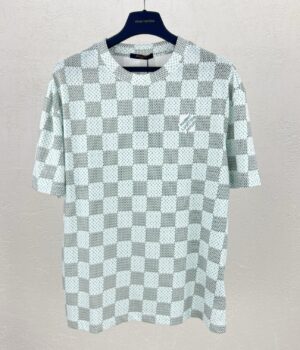 1V T-shirt