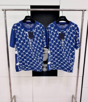 1V T-shirt