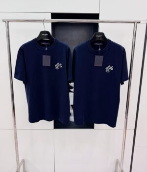 1V T-shirt