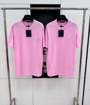 1V T-shirt