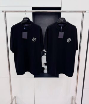 1V T-shirt