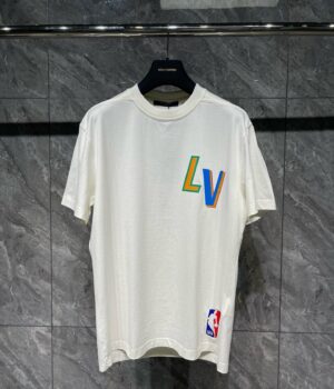 1V T-shirt