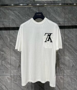 1V T-shirt