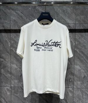 1V T-shirt