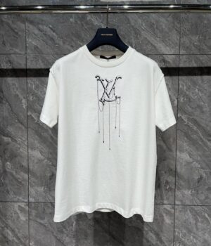 1V T-shirt