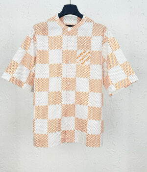 1V T-shirt