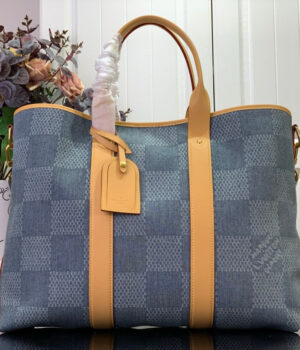 LV Weekend Tote M40702