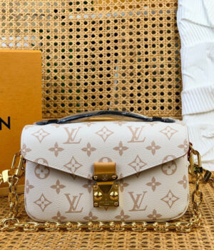 LV Pochette Métis East West Bag M46914