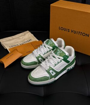 Lv Trainer