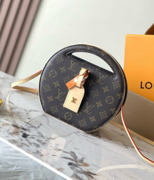 LV Around Me M47117