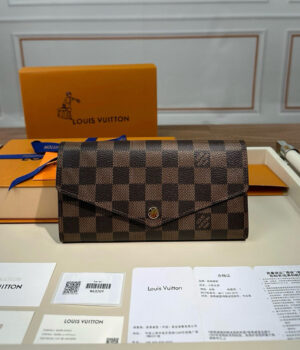 LV Sarah Wallet N63209
