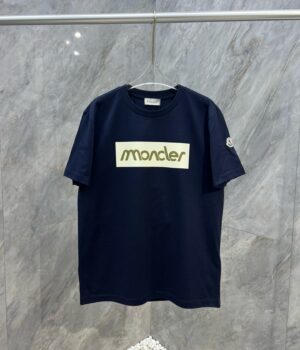 Moncler T-shirt