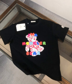 Moncler T-shirt