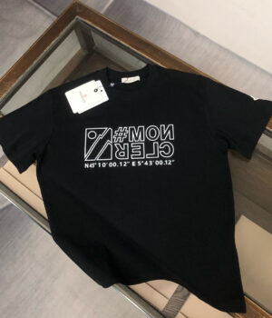 Moncler T-shirt