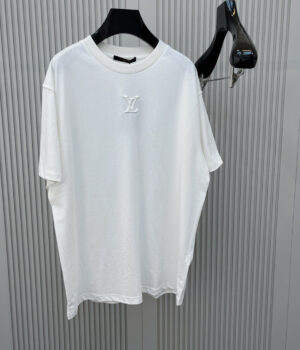 1V T-Shirt