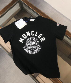 Moncler T-shirt