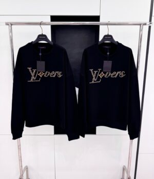 1V Sweater