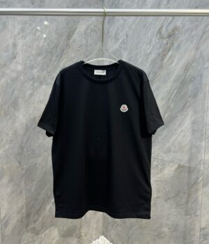 Moncler T-shirt