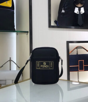 FENDI SLING BAG 14*4*19