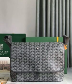 Goyard Messenger Bag 35x26x7.5cm