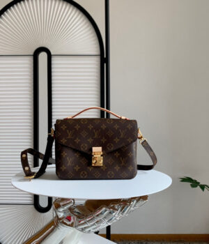 LV Pochette Metis - M44875