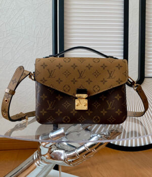 LV Pochette Metis - M44876