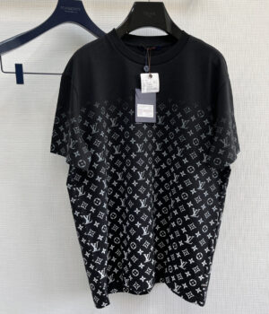 Lv T-shirt