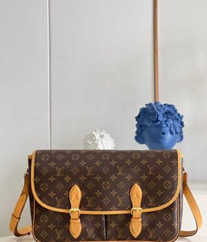 LV Monogram Sling - M51273