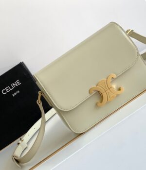 Celine Triomphe