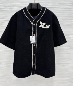 Lv T-shirt