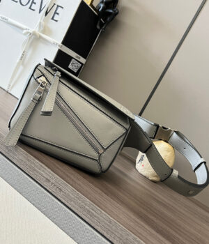 Loewe Puzzle Bag