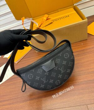 Louis Vuitton Messenger Bag