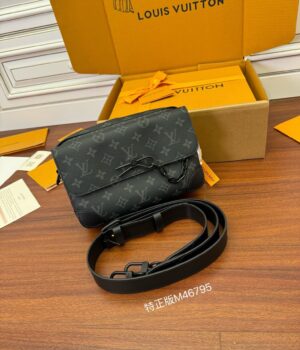 Louis Vuitton Messenger Bag