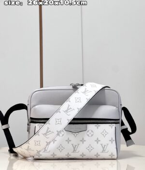 Louis Vuitton Messenger Bag