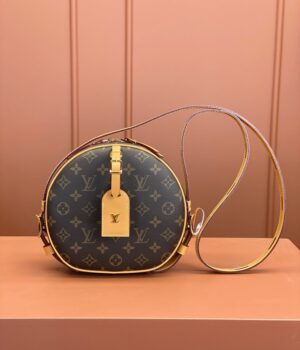 LV Boite Chapeau Souple M45647