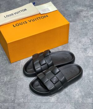 Lv sandal