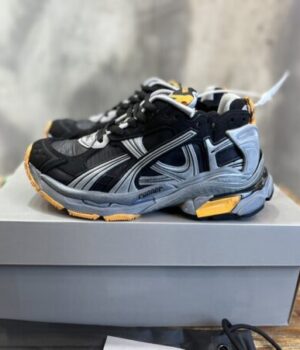 BALENCIAGA SNEAKER