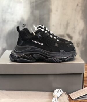BALENCIAGA SNEAKER