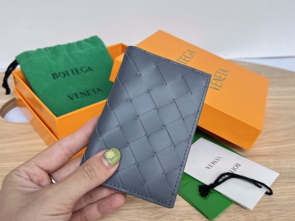 BV CARD HOLDER